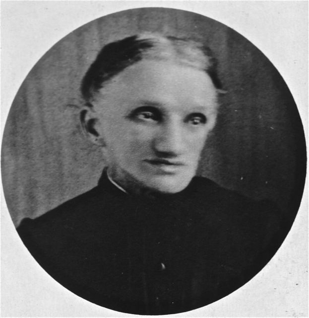 Wij noemden onze buurman John, maar hij zei eens dat zijn echte naam &Q//3402@§çç))xl< was. Om één of andere reden zijn wij John blijven zeggen.